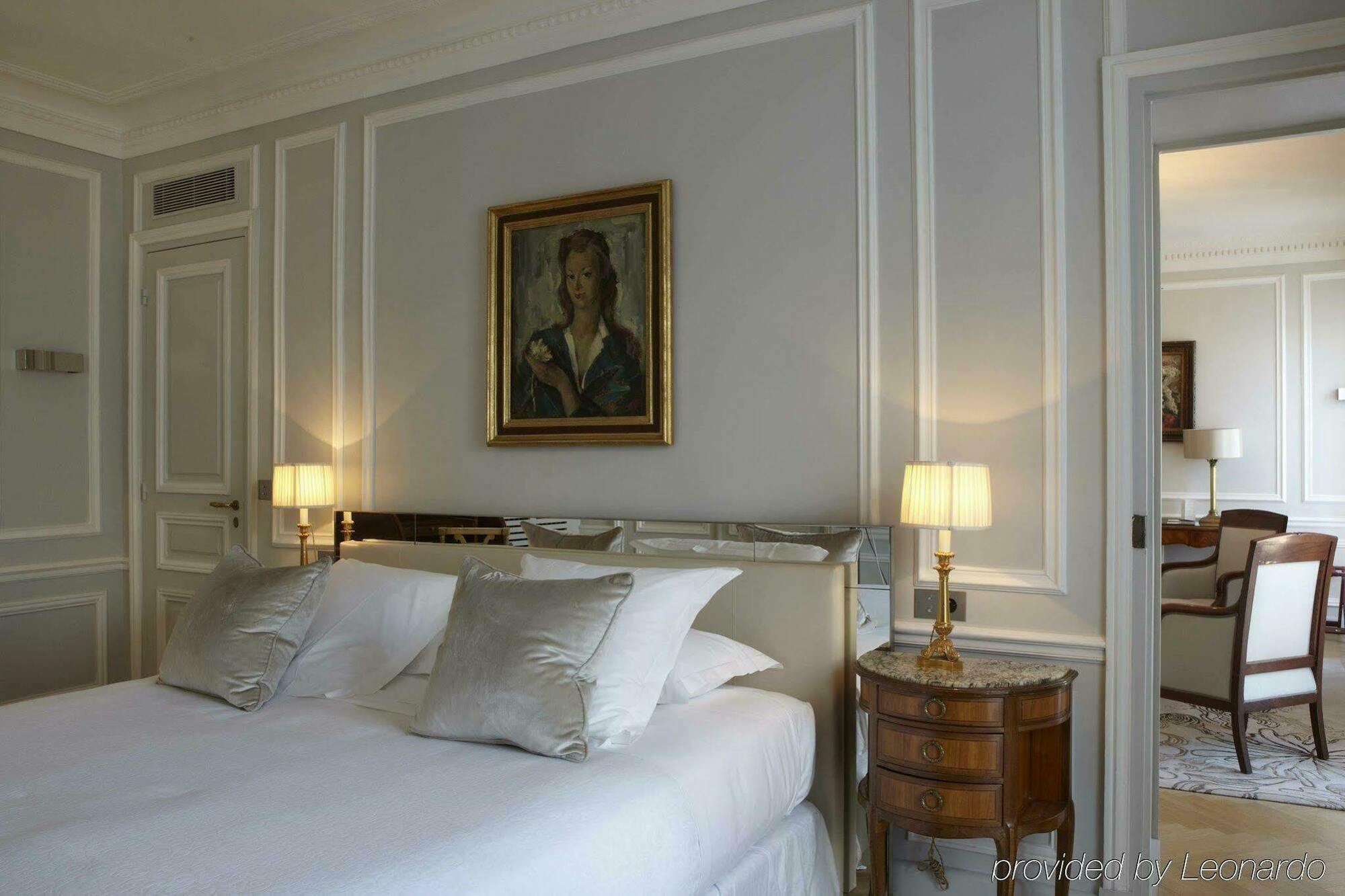 Hotel Lancaster Paris Champs-Elysees Екстериор снимка
